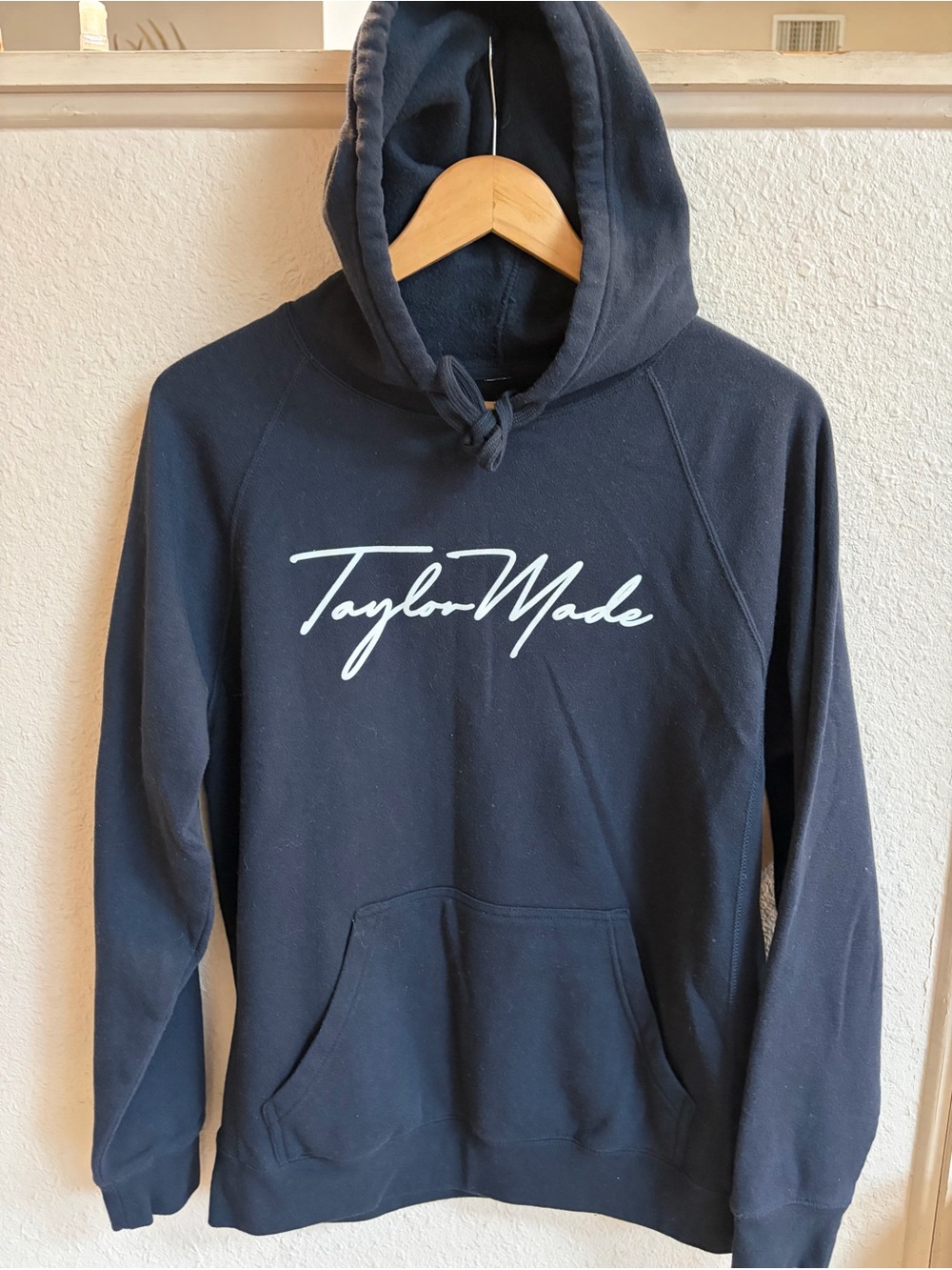 TaylorMade Men's black Hoodie Sweatshirt size M Golf white script logo